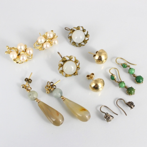 288 - A selection of earrings, including cultured pearl examples, stamped ‘18k,’ paste set examples, agate... 