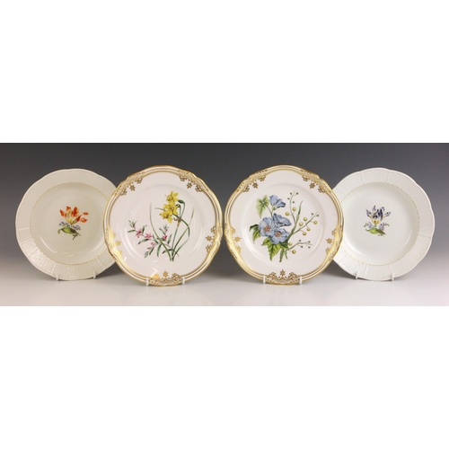 578 - Two Meissen desert bowls, second quality, each with ozier border, the wells externally decorated wit... 