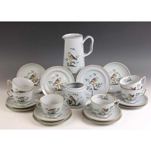 576 - A Spode Queen's Bird pattern tea service, comprising; six teacups, six saucers, six side plates, a m... 