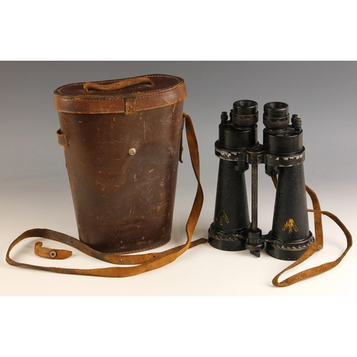 729 - WORLD WAR II INTEREST: A pair of Barr & Stroud naval issue CF41 7X binoculars, serial number 49769, ... 