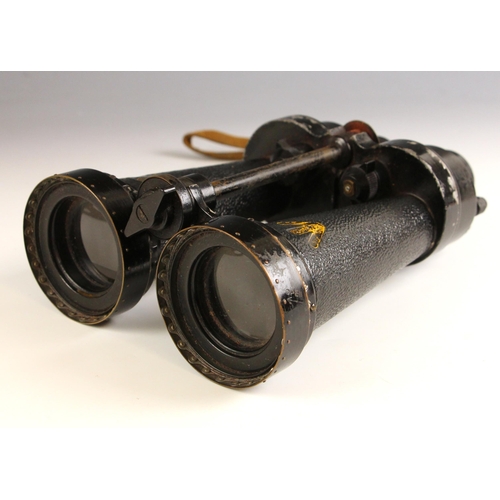 729 - WORLD WAR II INTEREST: A pair of Barr & Stroud naval issue CF41 7X binoculars, serial number 49769, ... 