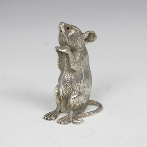 2 - A late 20th century white metal novelty pepperette, modelled as a rat with realistically engraved de... 