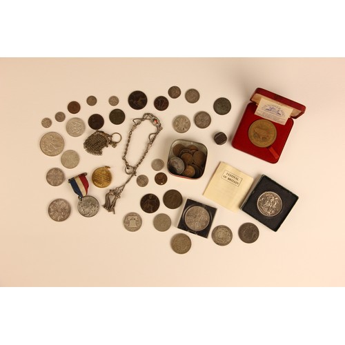 132 - A collection of mixed English coinage, with some silver (Qty)