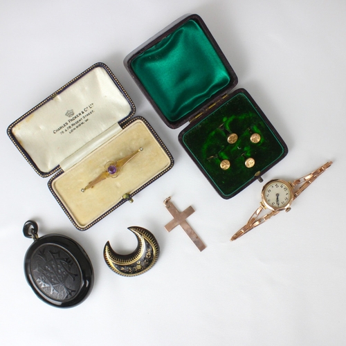 316 - A selection of jewellery, including an early 20th century amethyst bar brooch, stamped '9c' 5cm wide... 