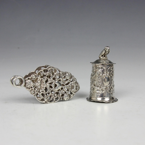 73 - A Victorian silver clip, Rosenthal Jacob and Co, London 1886, of organic openwork form, 7cm long, wi... 