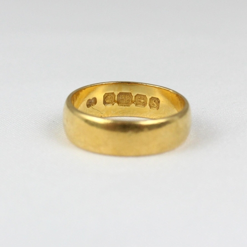 380 - A 22ct yellow gold wedding band, stamped Birmingham 1967, ring size K, 5.4gms