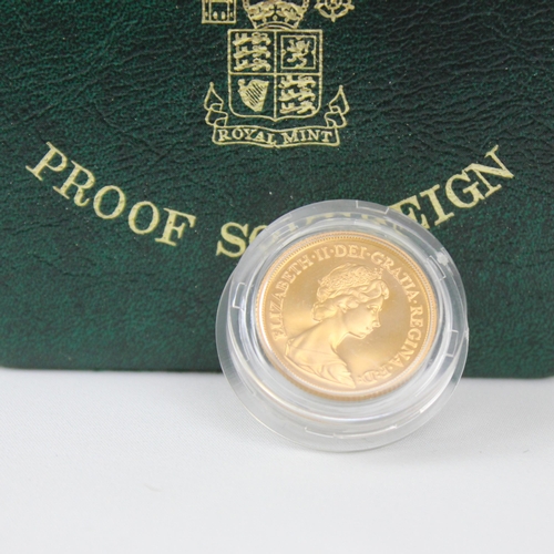 385 - An Elizabeth II proof full sovereign, dated 1980, within case, 8gms