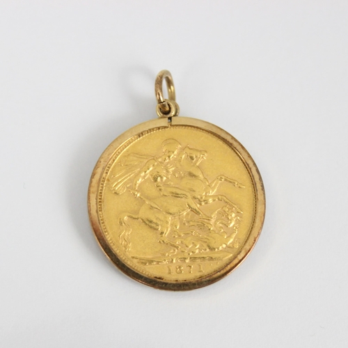 193 - Victorian (1837-1901) full sovereign, dated 1871, within yellow metal mount, 9.3gms