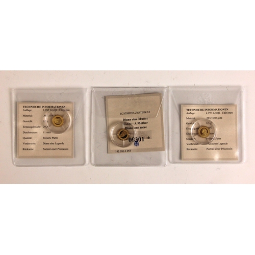 144 - A collection of nine Windsor Mint 1/2 gram proof commemorative yellow metal tokens, capsulated, with... 