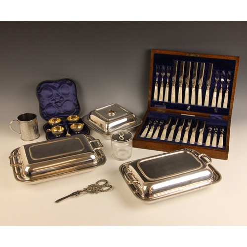 120 - A selection of silver plate, including entrée dishes, cased flatware, grape scissors etc (Qty)