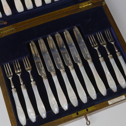 46 - A George V canteen of silver mounted fruit knives and forks, John Sanderson & Son Ltd, Sheffield 192... 