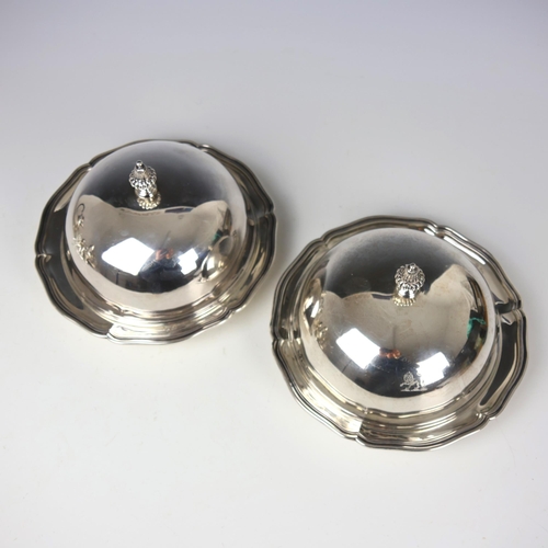 7 - A pair of William IV silver muffin dishes and cover, R & S Garrard & Co, London 1836, the grooved fi... 