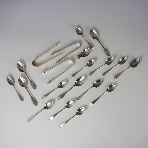 69 - A selection of silver flatware, including a George III silver caddy soon, London 1806, 6.5cm long, a... 