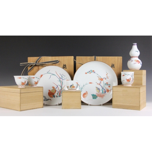 356 - A collection of Japanese Sakaida Kakiemon porcelain, to include a pair of tea bowls 5.5cm high, a cu... 