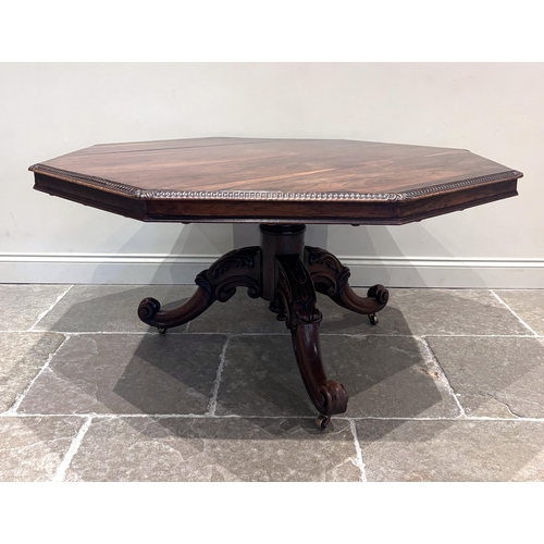 557 - A William IV rosewood breakfast table in the manner of W.A & S. Smee, the octagonal tilt-top with ga... 
