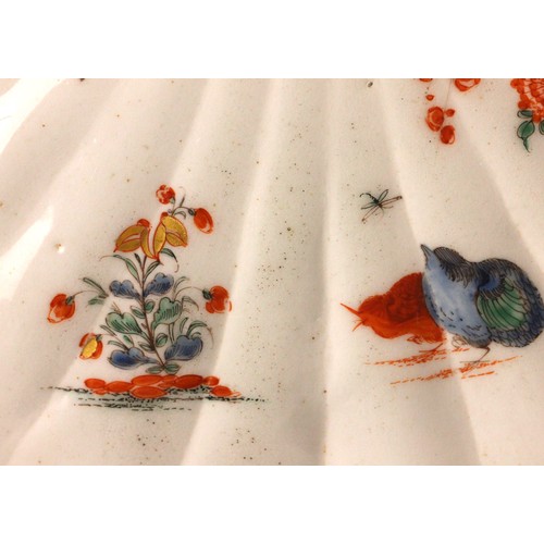 304 - A Bow porcelain kakiemon palette shell shaped dish in the 'Two Quail' pattern, mid 18th century circ... 