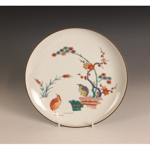 356 - A collection of Japanese Sakaida Kakiemon porcelain, to include a pair of tea bowls 5.5cm high, a cu... 