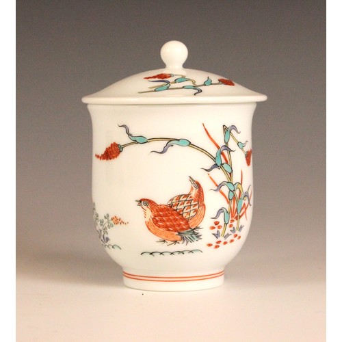 356 - A collection of Japanese Sakaida Kakiemon porcelain, to include a pair of tea bowls 5.5cm high, a cu... 