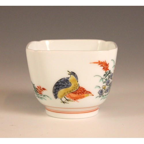 356 - A collection of Japanese Sakaida Kakiemon porcelain, to include a pair of tea bowls 5.5cm high, a cu... 