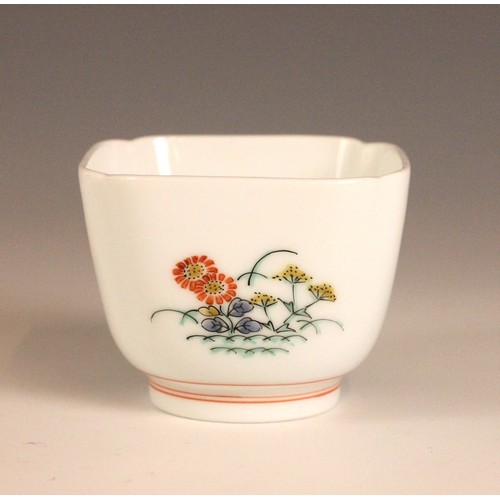 356 - A collection of Japanese Sakaida Kakiemon porcelain, to include a pair of tea bowls 5.5cm high, a cu... 