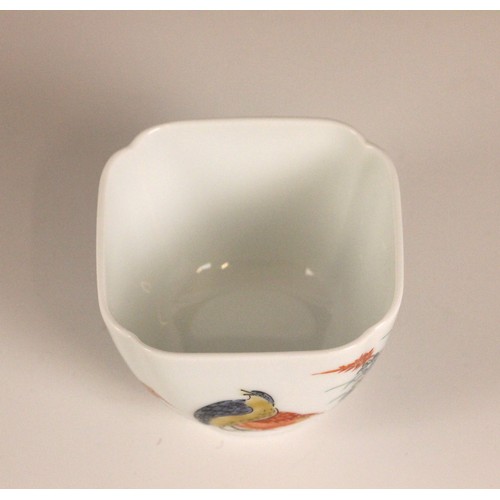 356 - A collection of Japanese Sakaida Kakiemon porcelain, to include a pair of tea bowls 5.5cm high, a cu... 