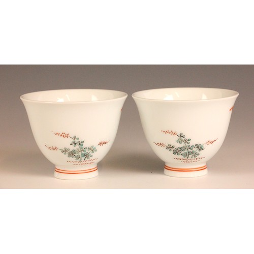 356 - A collection of Japanese Sakaida Kakiemon porcelain, to include a pair of tea bowls 5.5cm high, a cu... 