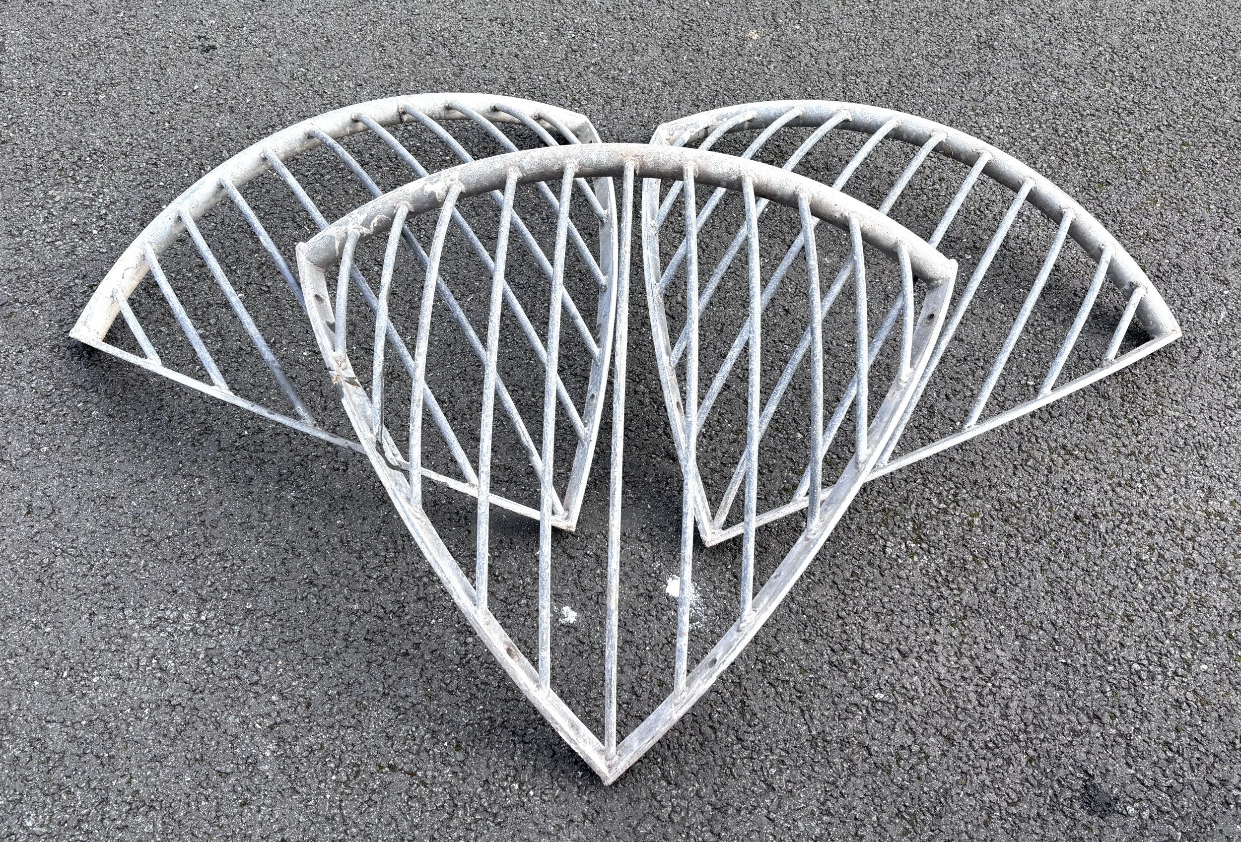 Three metal corner hay racks, 86cm wide (3)