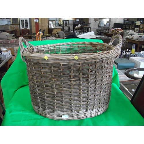 190 - LARGE OVAL WICDKER BASKET