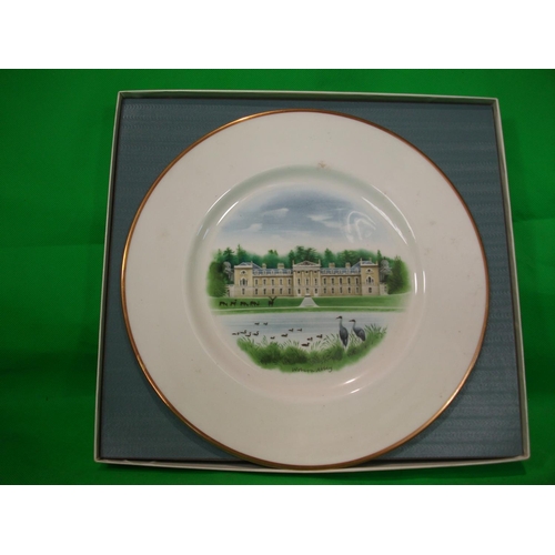 239 - WEDGEWOOD PLATE DIAMETER 10.75 INCH OF WOBURN ABBEY BY DAIVD GENTLEMAN IN ORIGINAL BOX