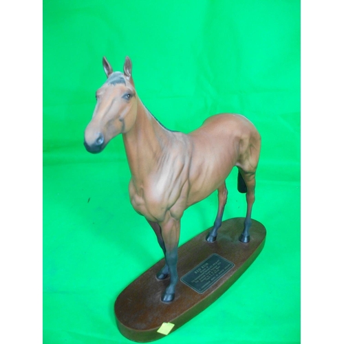 219 - BESWICK FIGURINE OF RED RUM ON WOODEN PLINTH 32CM TALL