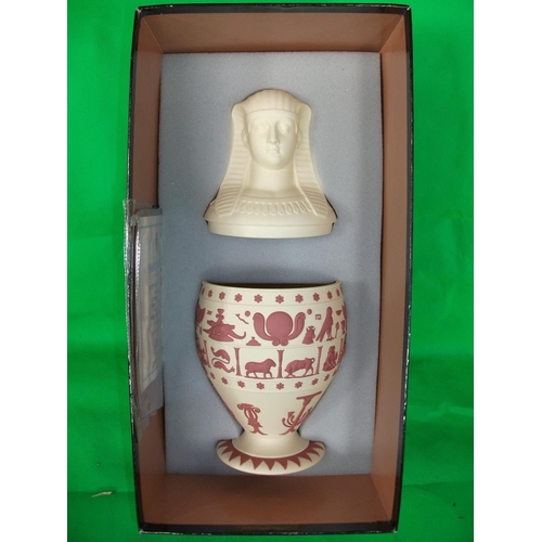 231 - WEDGEWOOD EGYPTIAN COLLECTION CANOPIC VASE IN PRIMROSE JASPER WITH TERRACOTTA ORNAMENTS NUMBER 155 I... 