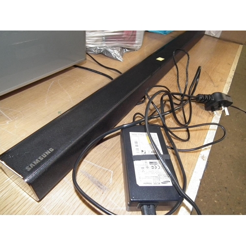 105 - SAMSUNG SOUND BAR & SUB WOOFER - WARRANTED UNTIL NOON TUES FOLLOWING THE ABOVE SALE