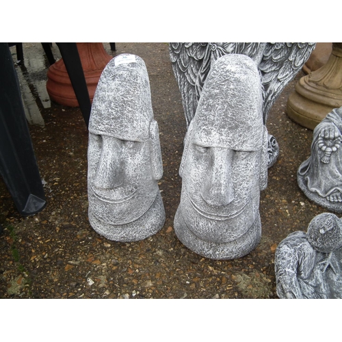 36 - 2 EASTER ISLAND HEADS