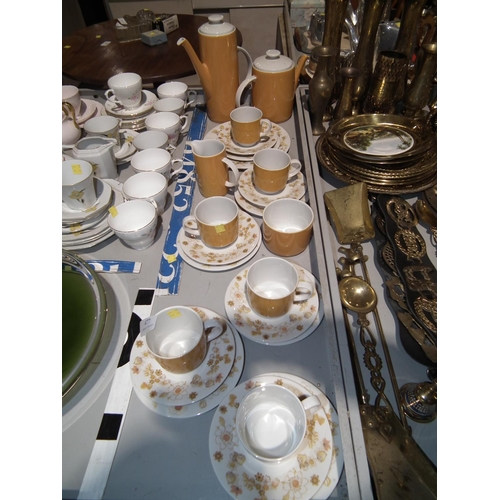 477 - ROYAL DOULTON TEA AND COFFEE SET 23 PCES