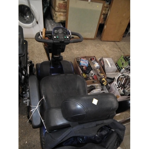 107 - PRIDE 4 WHEEL MOBILITY SCOOOTER - CHARGER WARRANTED UNTIL NOON TUES FOLLOWING THE ABOVE SALE