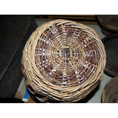 204 - BOWL/BASKETS