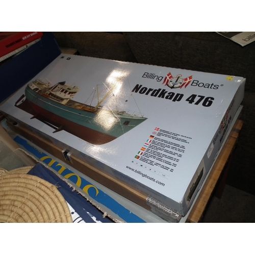 221 - MODEL BOAT KIT NORDKAP 476 & REMOTE 1000 JET STREAM BOAT WITH REMOTE A/F