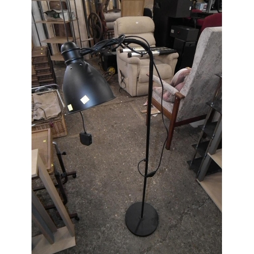 23 - SMALL MODERN READING LAMP - WARRANTED UNTIL NOON TUES FOLLOWING THE ABOVE SALE