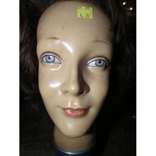 258 - VINTAGE MANEQUIN HEAD