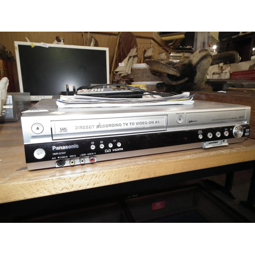 269 - PANASONIC DVD/VIDEO RECORDER PLAYER & REMOTE - WARRANTED UNTIL NOON TUES FOLLOWING THE ABOVE SALE