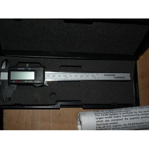 289 - WORKZONE VICE/ 2 MAGNIFYING HELPING HANDS & MEASURE CALIPER