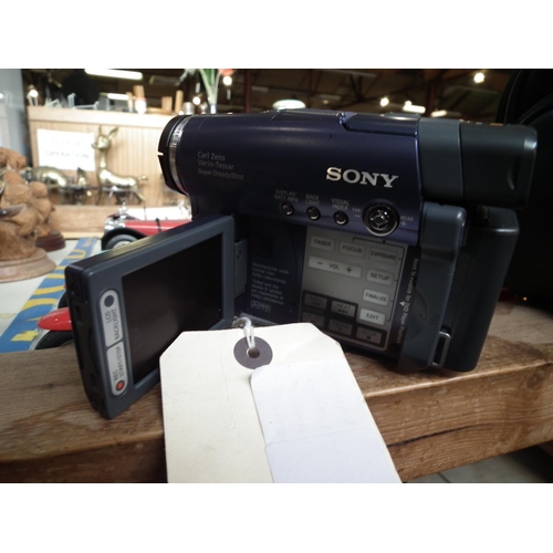 308 - SONY DCR-DVD91E HANDY CAM (NO CHARGER)