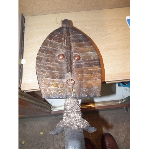 361 - AFRICAN CARVED WOODEN ORNAMENT