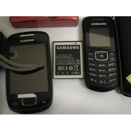 377 - 2 X SAMSUNG MOBILE PHONES & HITATCHI CAMERA A/F