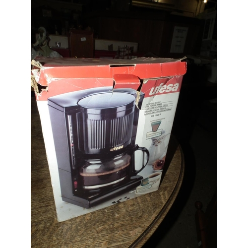 173 - DRIP COFFEE MAKER IN BOX - WARRANTED UNTIL NOON TUES FOLLOWING THE ABOVE SALE