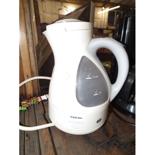 181 - TEFAL KETTLE & COFFEE MAKER - WARRANTED UNTIL NOON TUES FOLLOWING THE ABOVE SALE