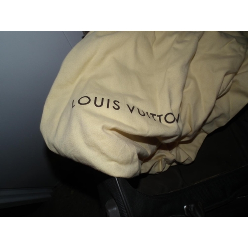 443 - LOUIS VUITTON BAG