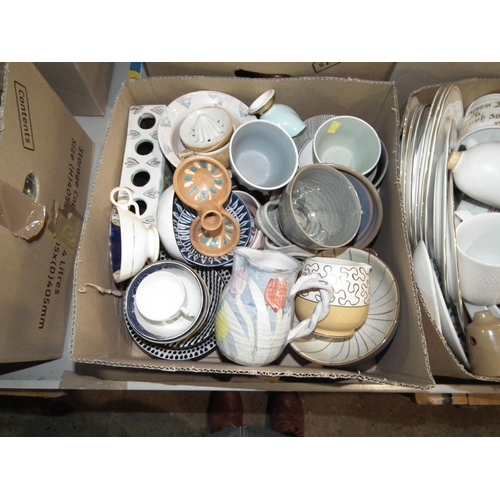 224 - 4 X BOXES OF MIXED CHINA PLATESMUGS/TEA POTS/BOWLS ETC