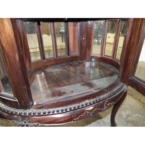 476 - DECORATIVE OVAL DISPLAY TABLE (1 PIECE OF GLASS MISSING)