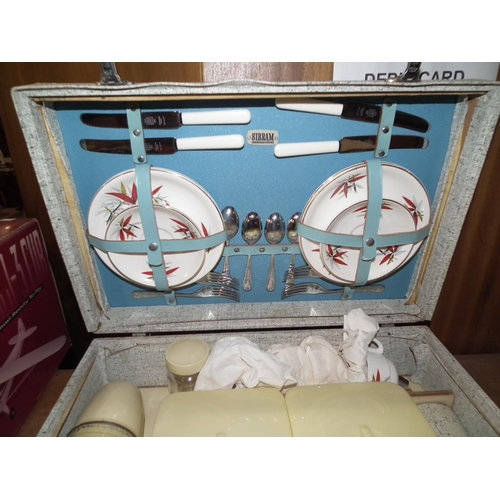 249 - PICNIC SET